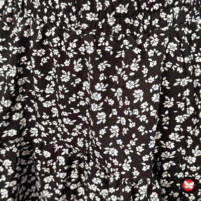Falda de florecitas SHEIN Talla S