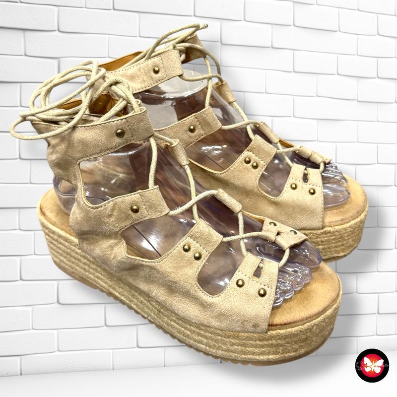 **HOY** Sandalias romanas con plataforma T40