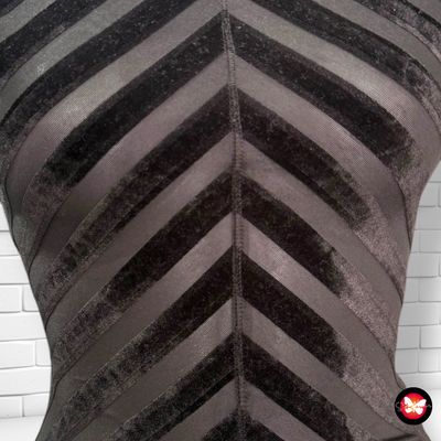 **HOY** Body de noche con terciopelo y transparencias BERSHKA Talla S