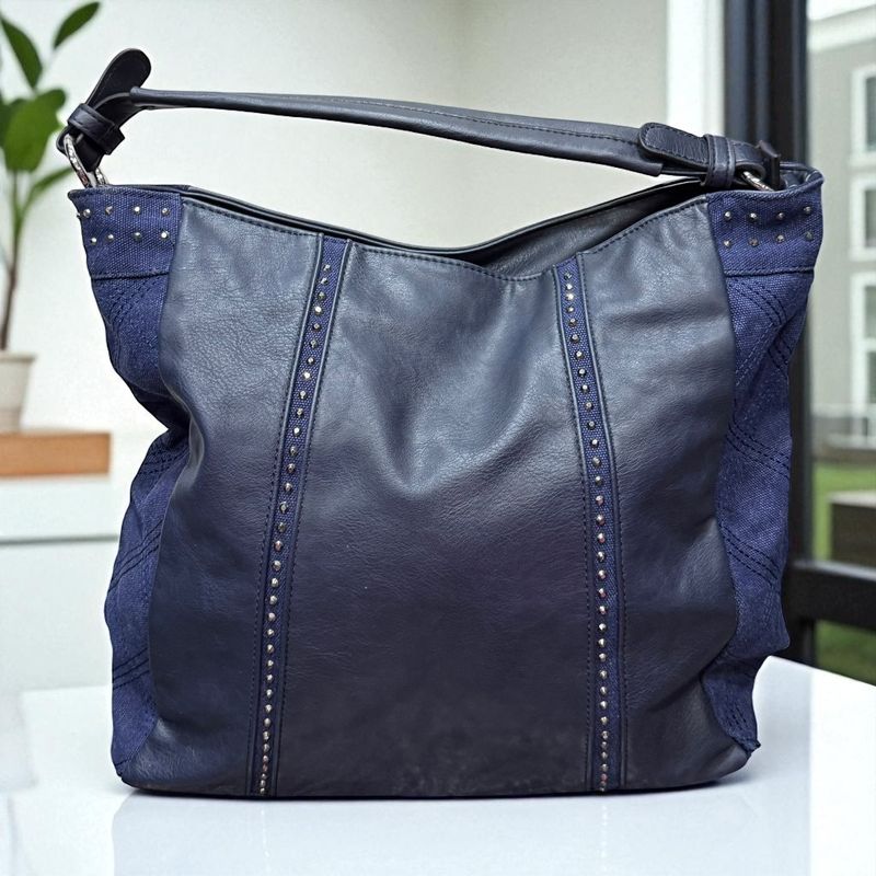 **HOY** Bolso de hombro con tachitas