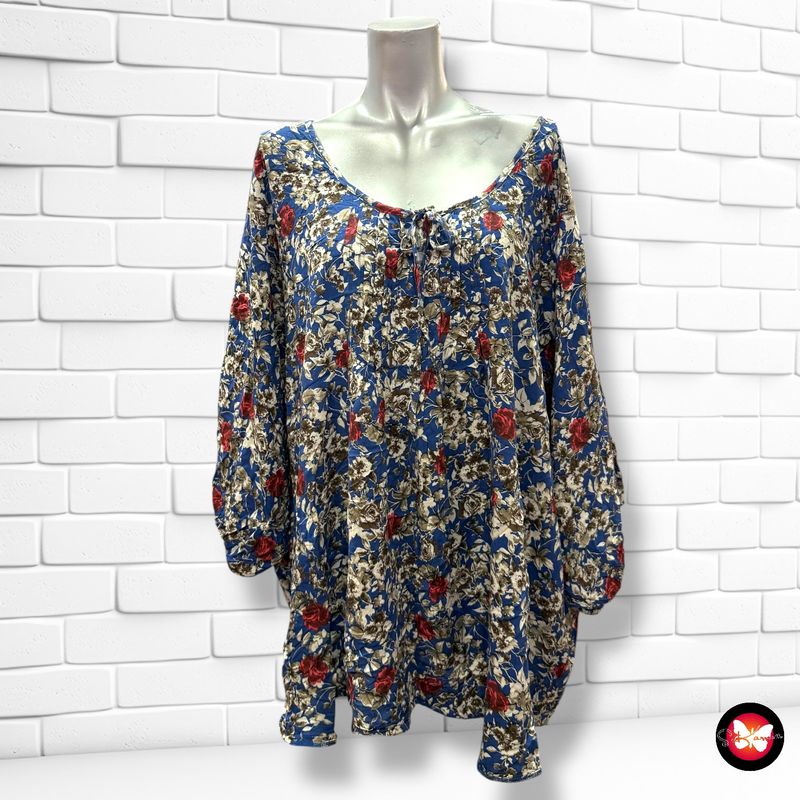 **HOY** Blusa de media manga de florecitas Talla 58