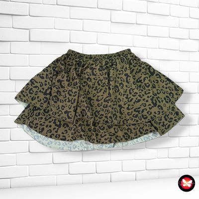 Falda con vuelo animal print Talla M