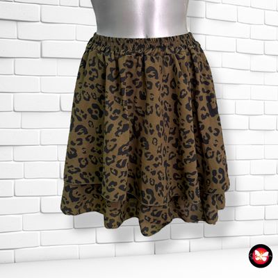 **HOY** Falda con vuelo animal print Talla M