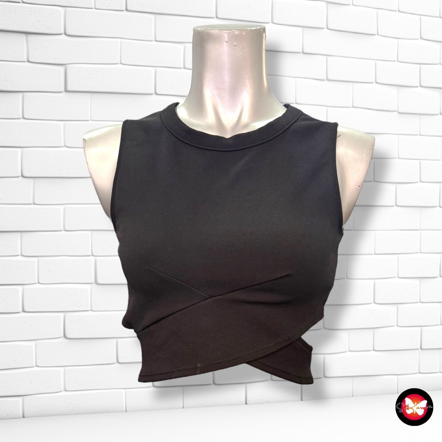 **HOY** Blusa cropped cut-out STRADIVARIUS Talla S