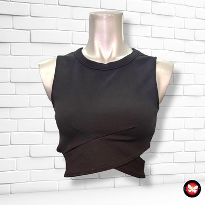 **HOY** Blusa cropped cut-out STRADIVARIUS Talla S