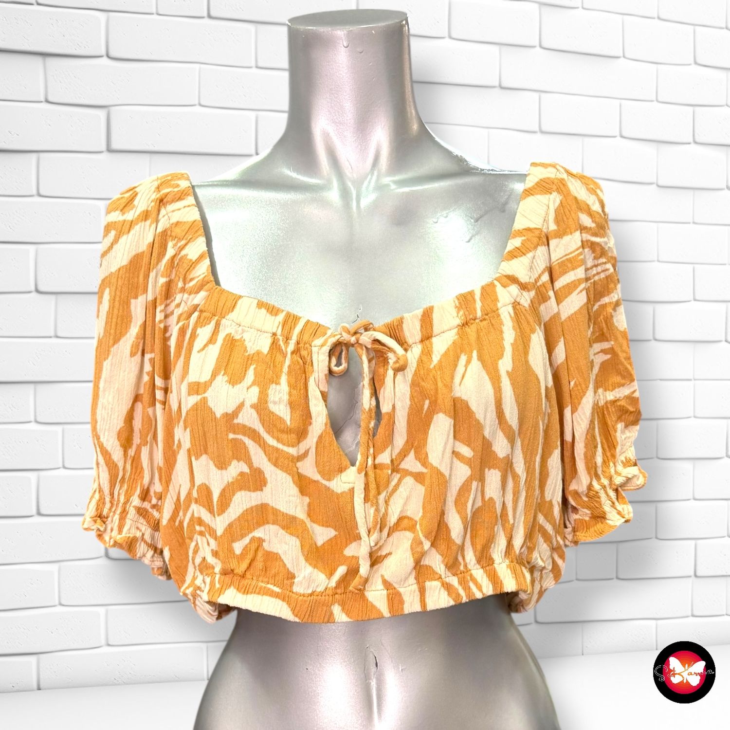 **HOY** Blusa cropped escote barco de bambula Talla M/L