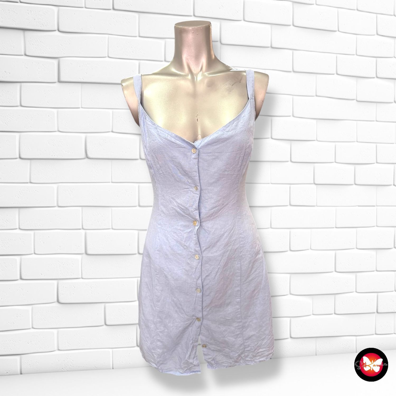 **HOY** Vestido de tirantes con botoncitos BERSHKA Talla XS
