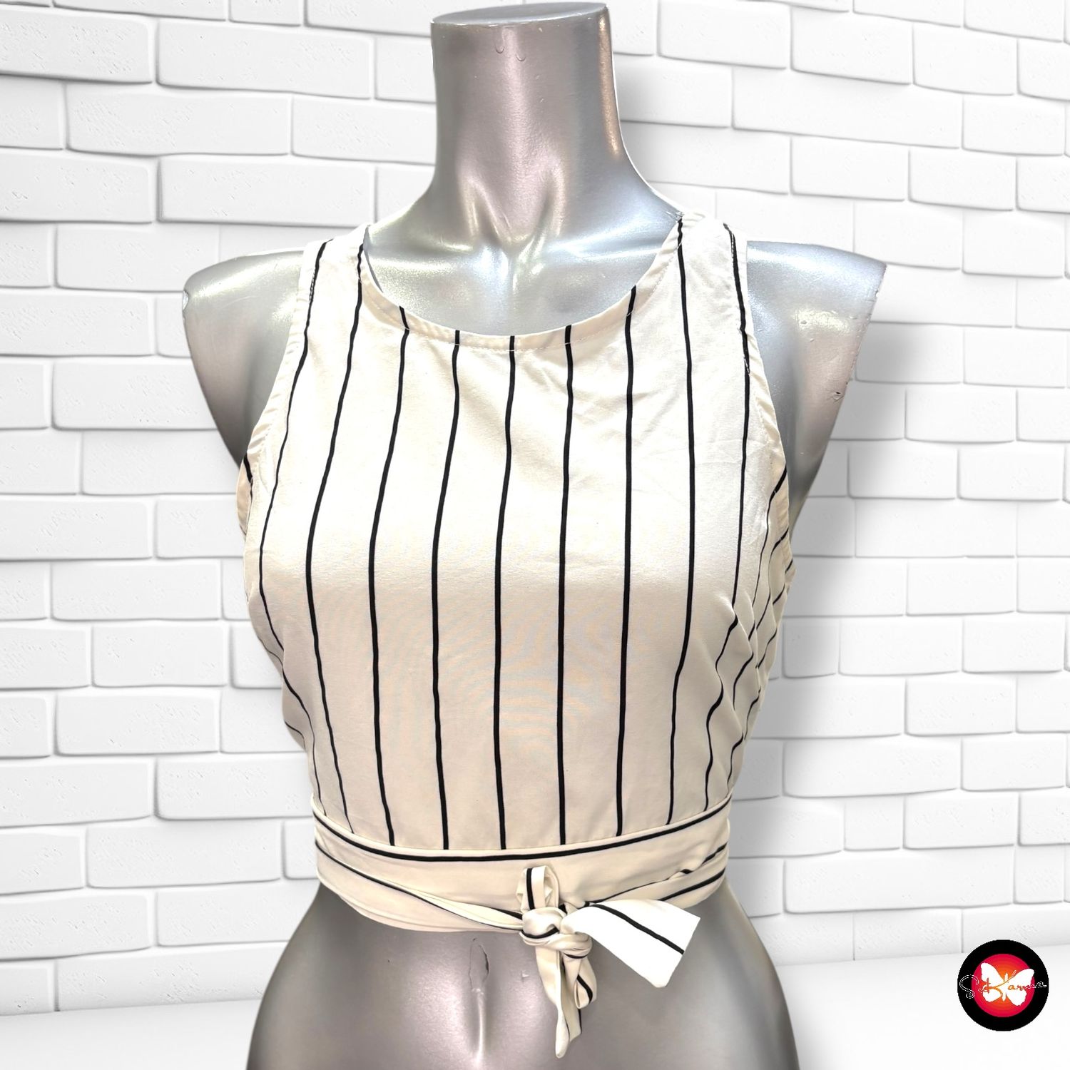 **HOY** Blusa cropped de rayitas SHEIN Talla XS