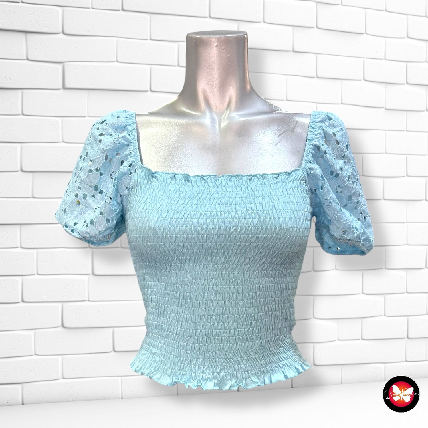 Blusa escote barco con mangas de encaje CLOCKHOUSE Talla S