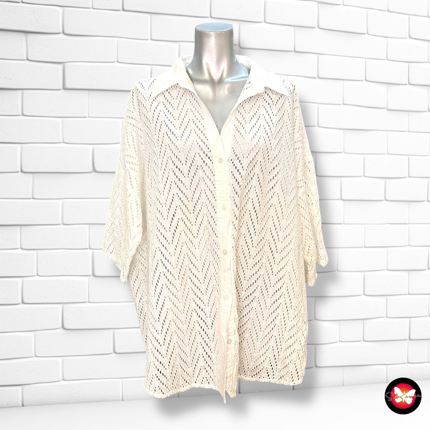 **HOY** Camisa de manga corta caladita WOMAN · EL CORTE INGLÉS Talla L (muy grande)