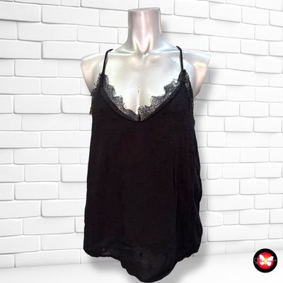 **HOY** Blusa de tirantes con encaje STRADIVARIUS Talla S