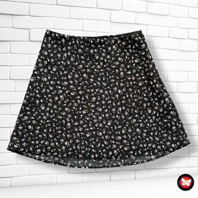 **HOY** Falda de florecitas DIVIDED Talla 32