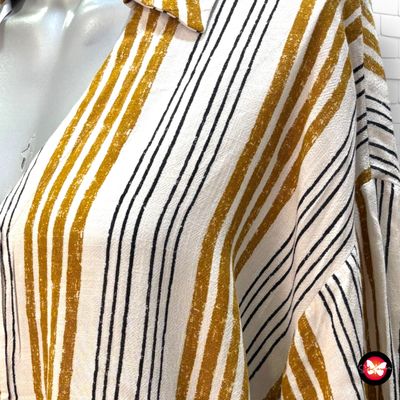 **HOY** Camisa de rayitas de media manga con lazo PRIMARK Talla 42