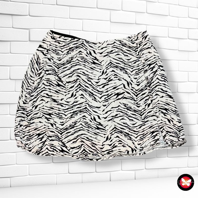 **HOY** Falda / short satinada ZARA Talla XS