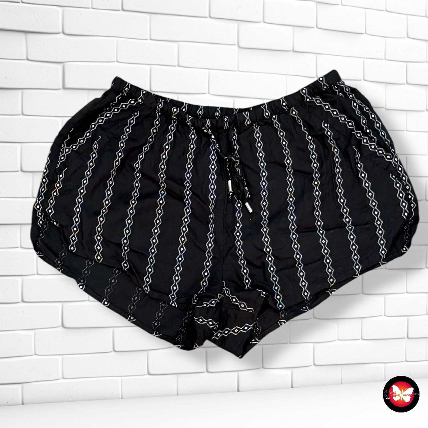 Short sueltito DIVIDED Talla 36