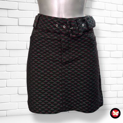 **HOY** Falda de punto con cinturón BERSHKA Talla M