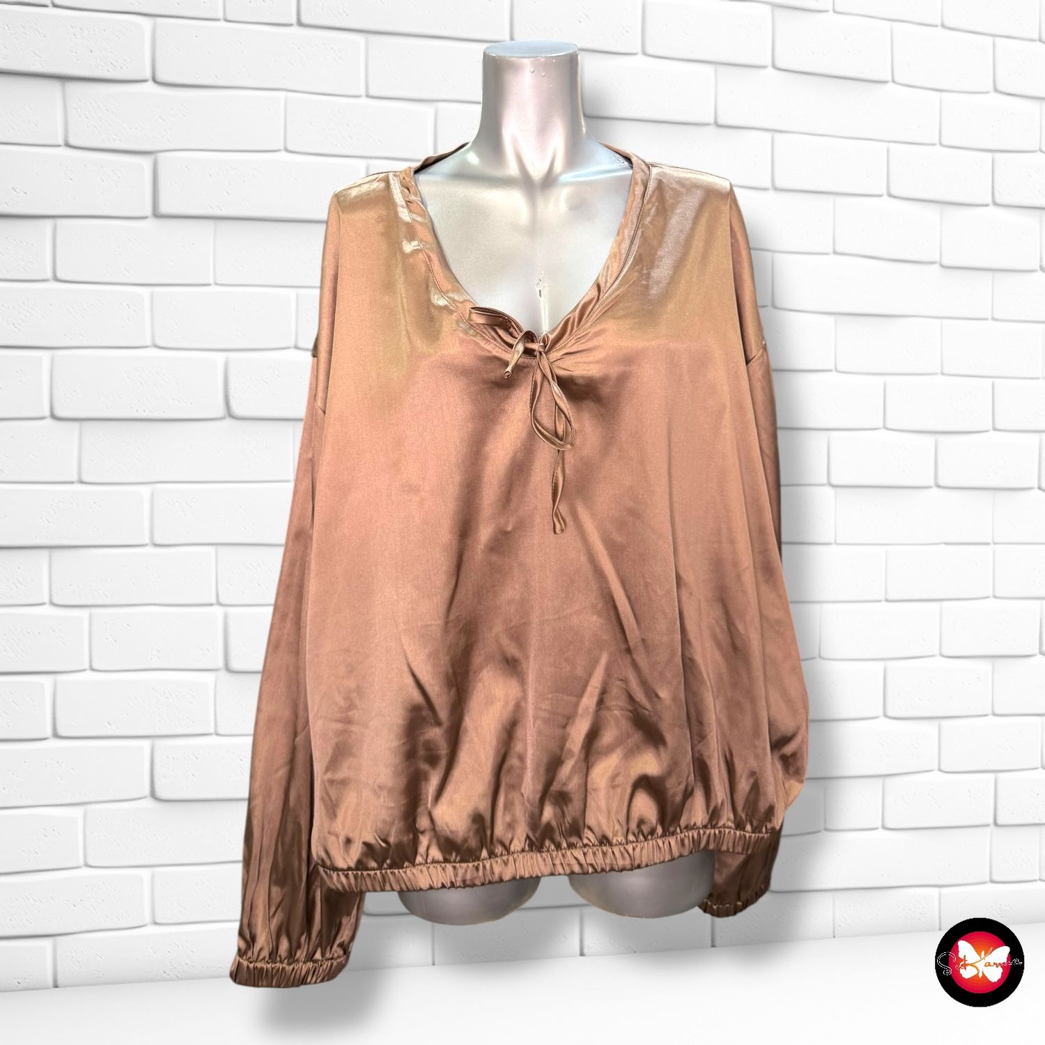 **HOY** Blusa de manga larga satinada SHEIN CURVE Talla 4XL