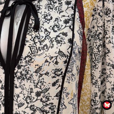**HOY** Blusa traslúcida VERO MODA Talla 44 (grande)