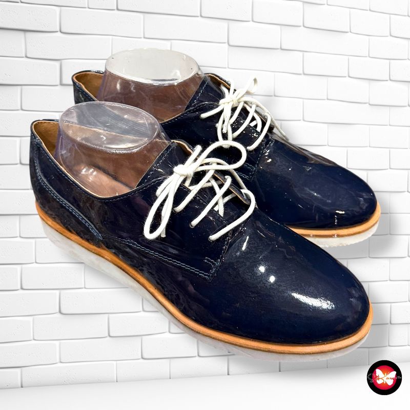 **HOY** Zapatos acharolados con cordones TERRE BLEUE T39