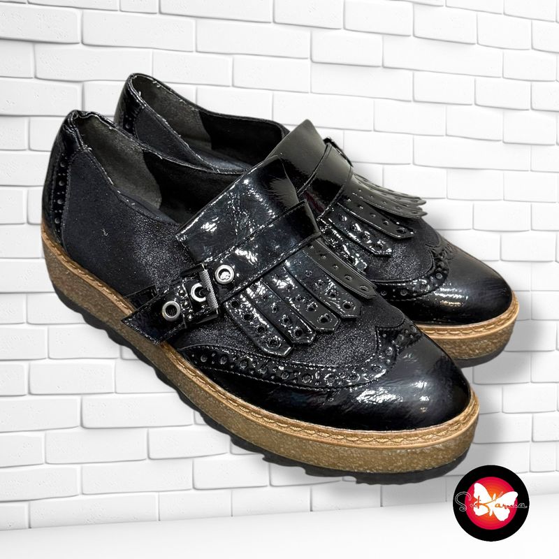 Zapatos tipo oxford con charol TAMARIS T39