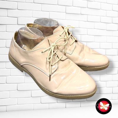 **HOY** Zapatos acharolados con cordones BEL&amp;BO T40