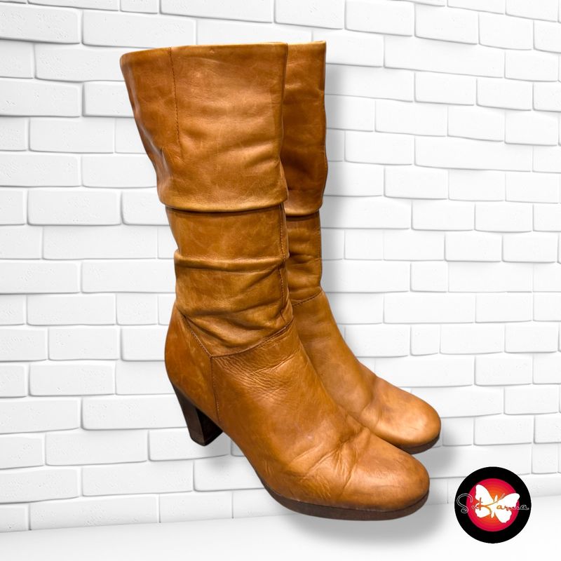 **HOY** Botas de piel de caña arrugada T39