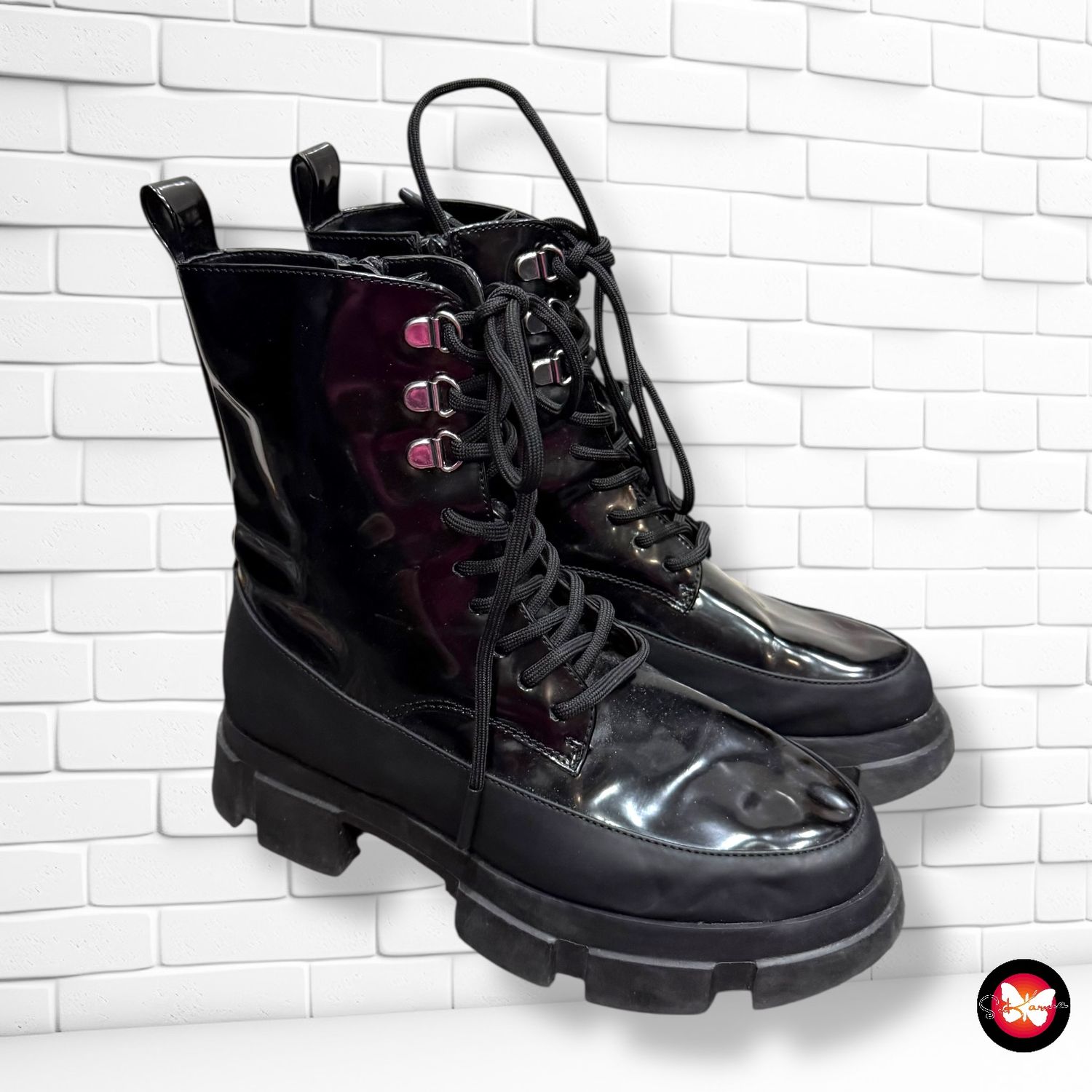 Botines tipo militares con detalle acharolado TWINSET T36
