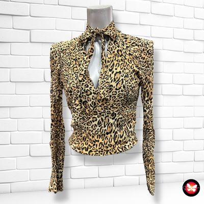 Blusa cropped de manga larga estampado leopardo STRADIVARIUS Talla S
