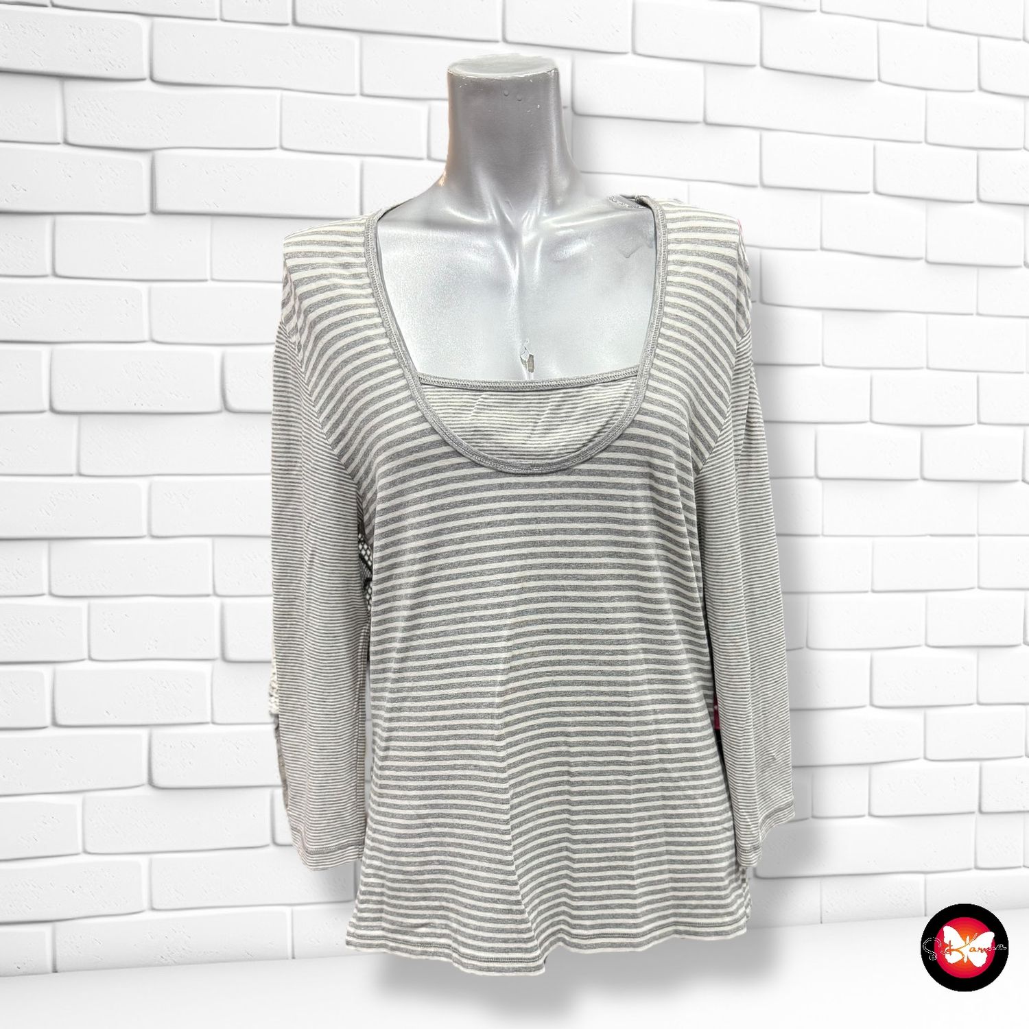 **HOY** Camiseta de media manga de rayitas Talla 44