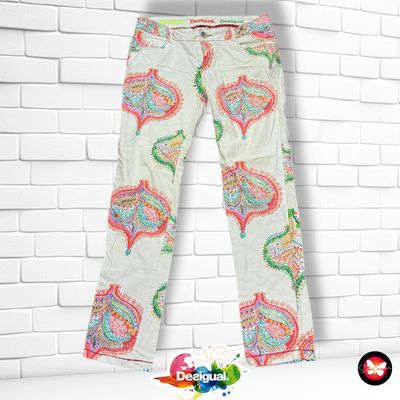 **HOY** Pantalón vaquero estampado verano DESIGUAL Talla XL (W34)