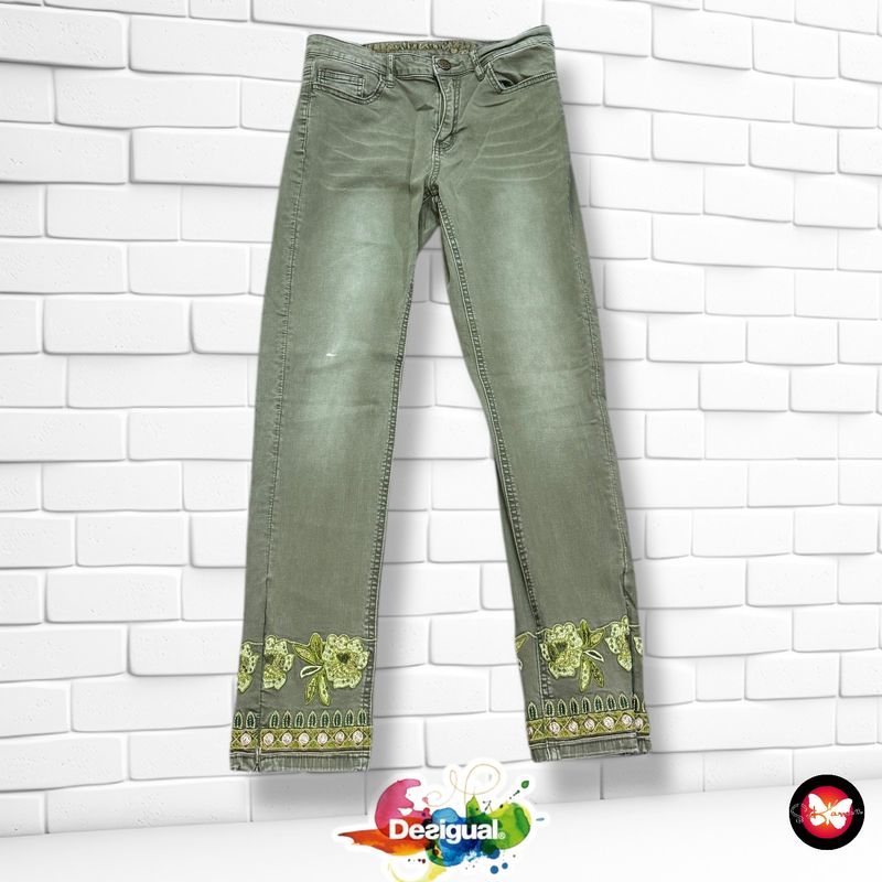 **HOY** Pantalón vaquero DESIGUAL Talla M