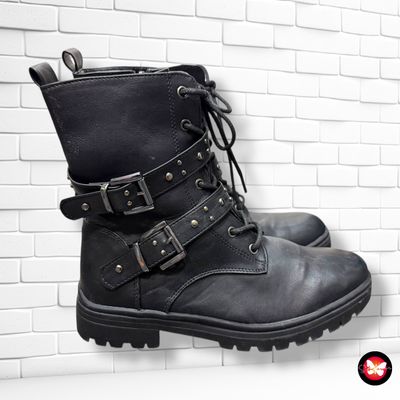 **HOY** Botines militares con correas T36