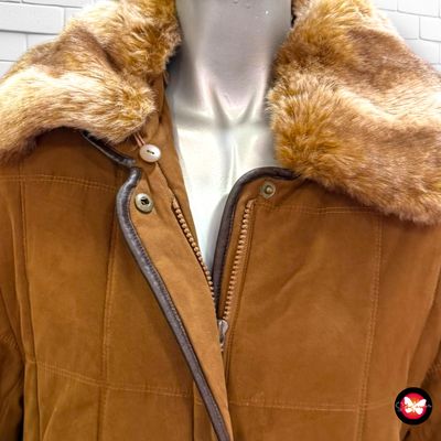 Chaqueta acolchada con pelo en el cuello Talla 48 (pequeña)