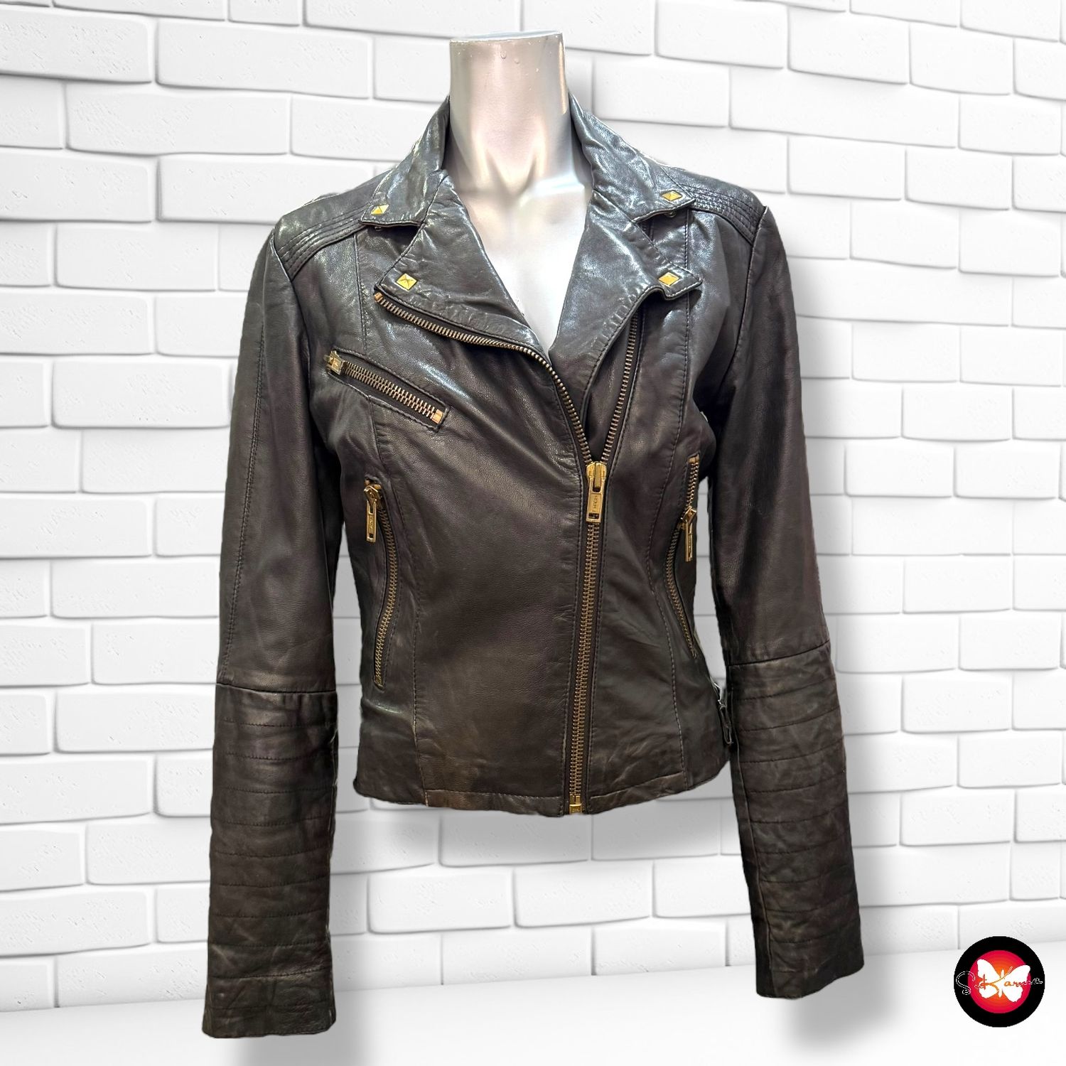 **HOY** Cazadora de piel biker con tachas MANGO Talla S