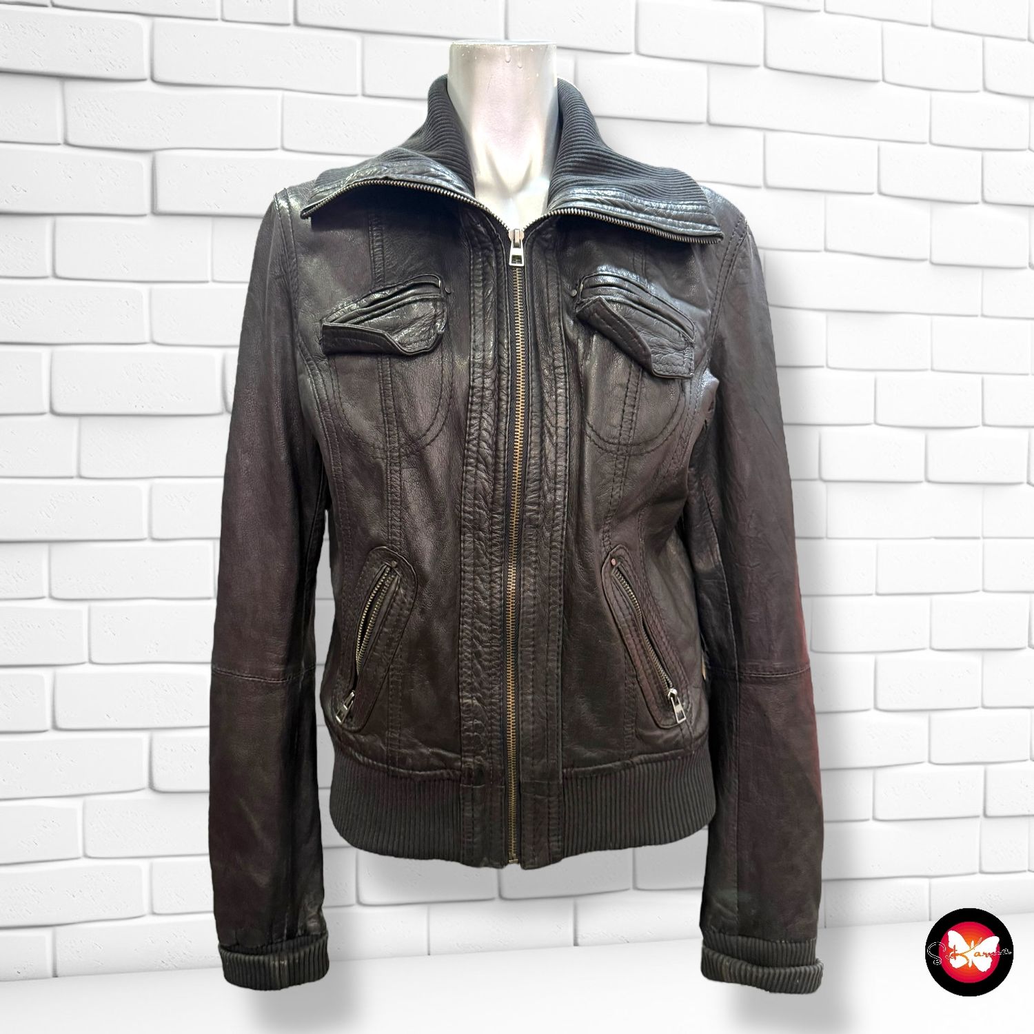 **HOY** Cazadora de piel BERSHKA Talla L (pequeña)