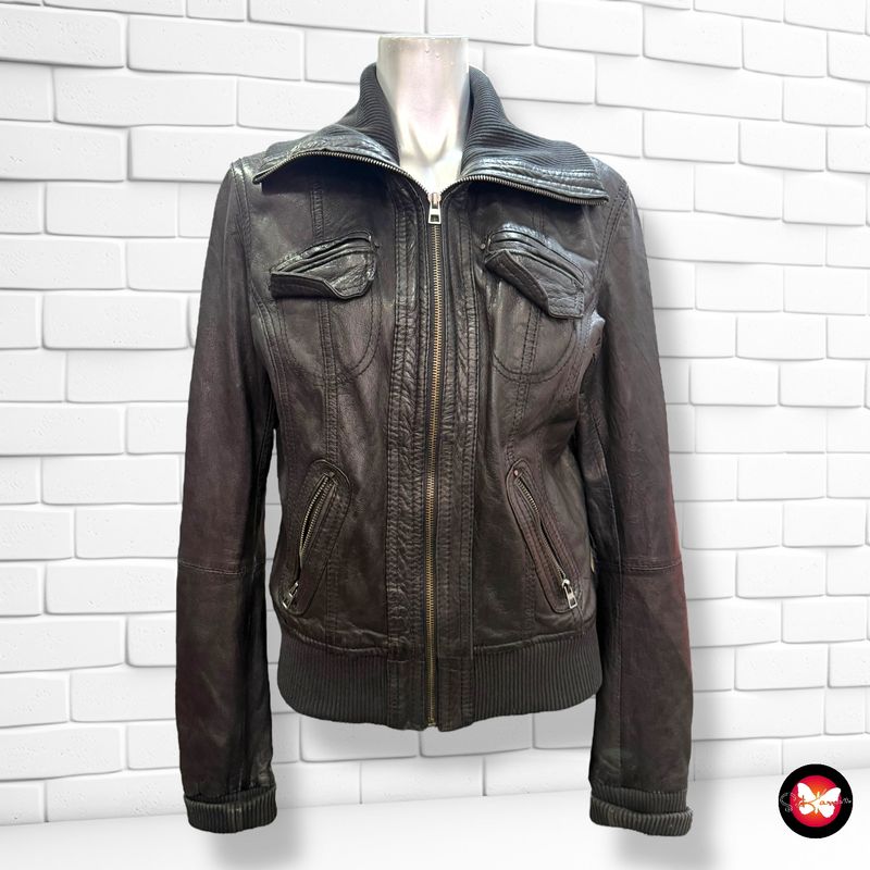 **HOY** Cazadora de piel BERSHKA Talla L (pequeña)