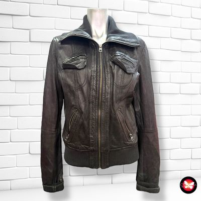 **HOY** Cazadora de piel BERSHKA Talla L (pequeña)