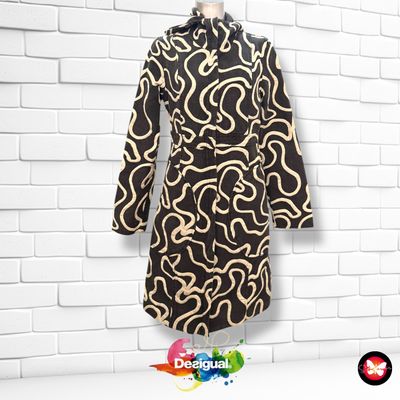 **HOY** Abrigo DESIGUAL Talla M
