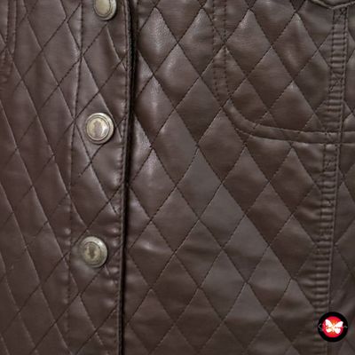 Chaqueta de piel sintética y mangas elásticas Talla 44