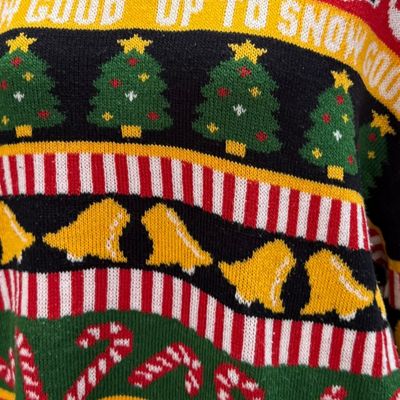 **HOY** Jersey Navideño “DINOSAURIOS” Talla L (grande)