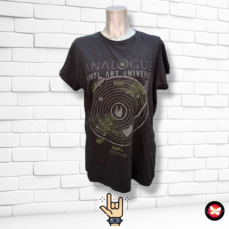 **HOY** Camiseta rock unisex ANALOG · VINYL ART UNIVERSE Talla M