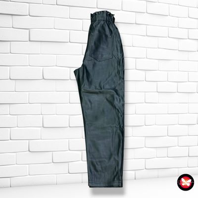 **HOY** Pantalón slouchy de piel sintética ZARA Talla 34