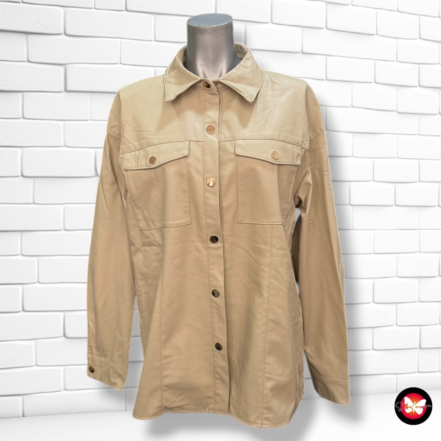 Chaqueta sobre camisa de piel sintética ZARA Talla XS