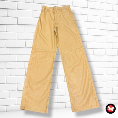 **HOY** Pantalón de piel sintética BERSHKA Talla XS