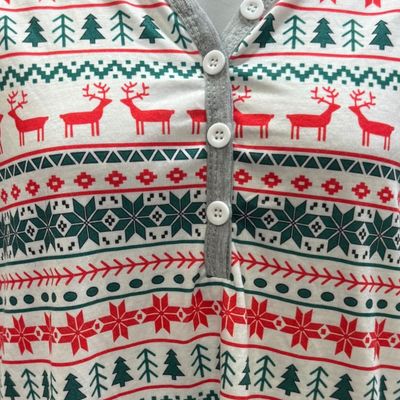 Camiseta Navideña de Pijama “RENOS Y ARBOLITOS” Talla XL