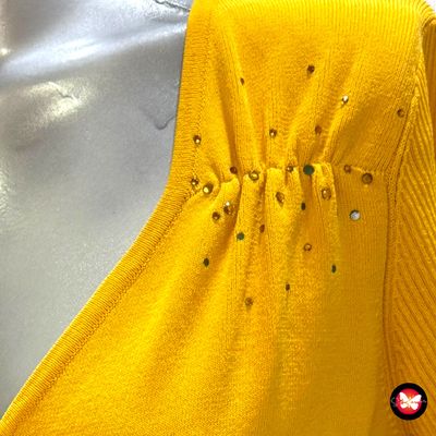 **HOY** Jersey de manga corta con brillito Talla M