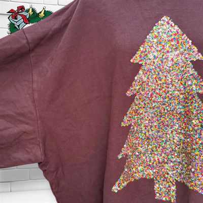 **HOY** Sudadera Navideña “ÁRBOL LENTEJUELAS” Talla 5XL