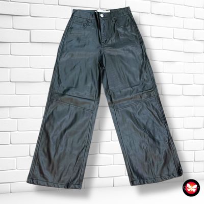 **HOY** Pantalón culotte de piel sintética BERSHKA Talla S