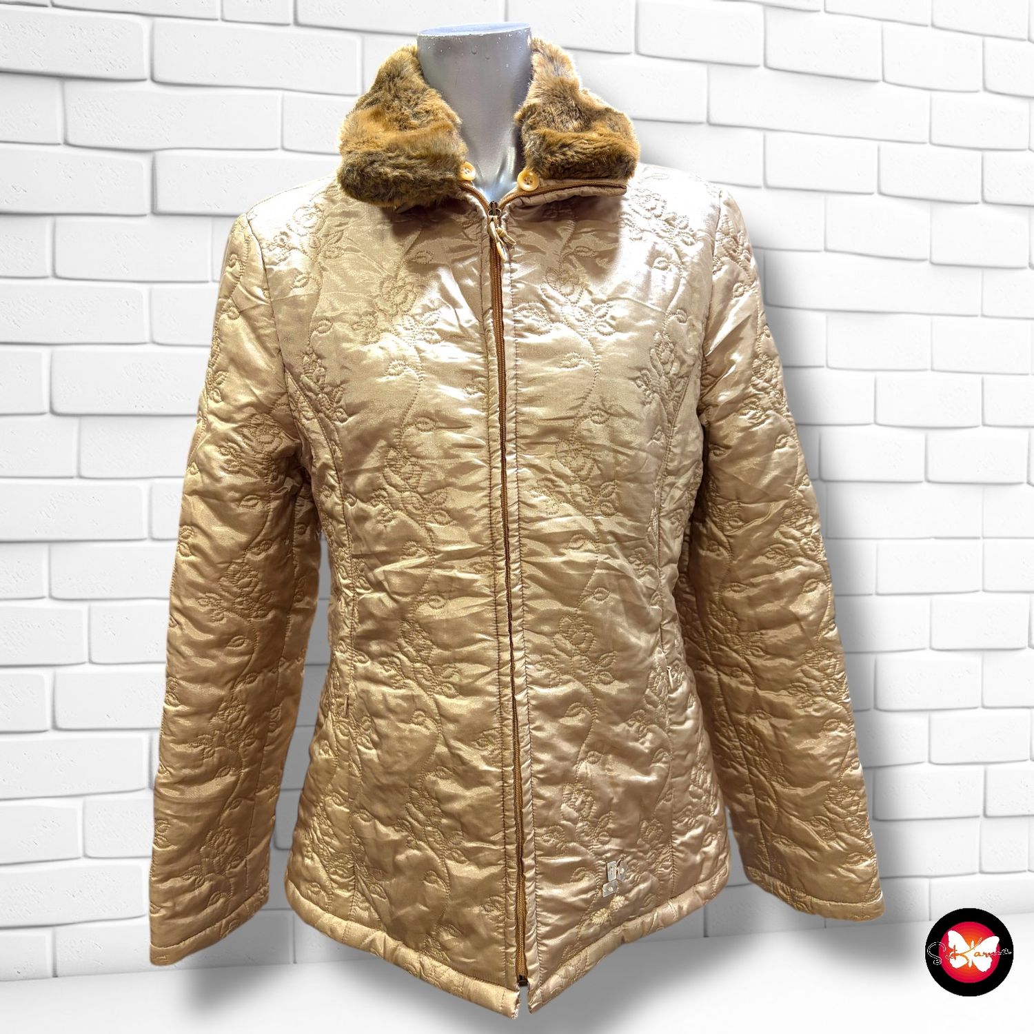 Chaqueta acolchada fina con cuello de pelo Talla S