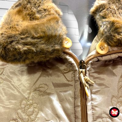 Chaqueta acolchada fina con cuello de pelo Talla S